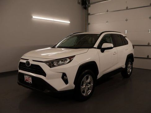 Used 2021 Toyota RAV4 XLE image 5