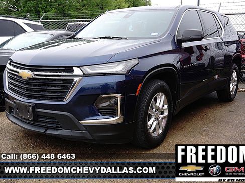 Used 2022 Chevrolet Traverse LS image 4