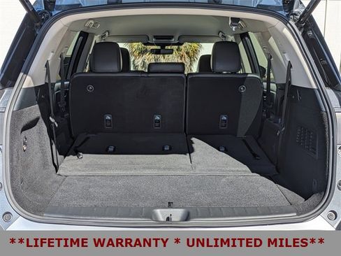 Used 2024 Nissan Pathfinder SL image 14