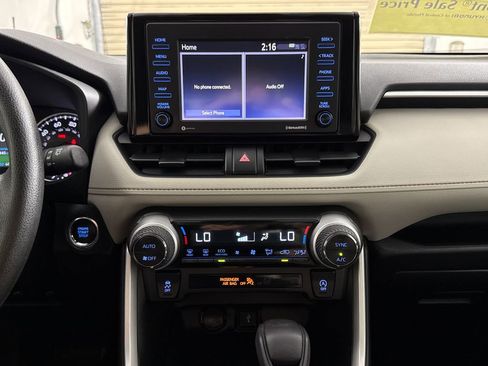 Used 2021 Toyota RAV4 XLE FWD image 17