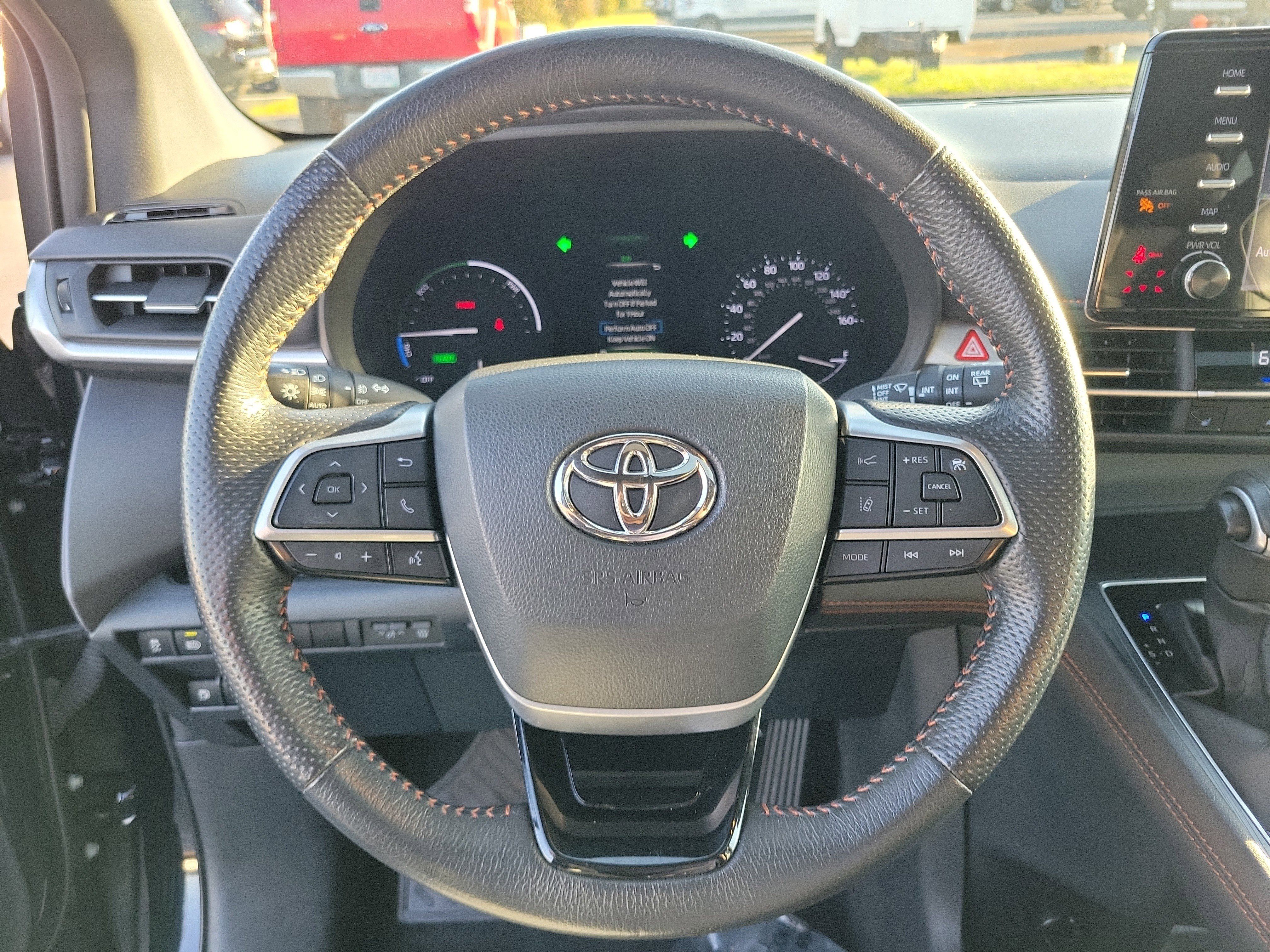 Used 2023 Toyota Sienna XSE FWD image 21