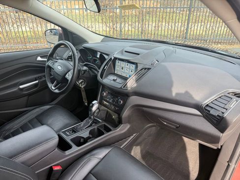 Used 2018 Ford Escape SEL image 16