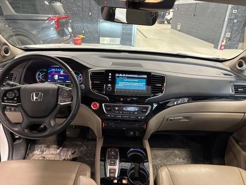 Used 2022 Honda Pilot Touring image 12