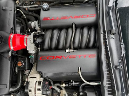 Used 2000 Chevrolet Corvette Coupe w/ Roof Pkg RWD image 16
