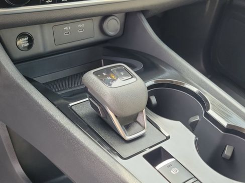 Certified 2025 Nissan Rogue SV FWD image 33
