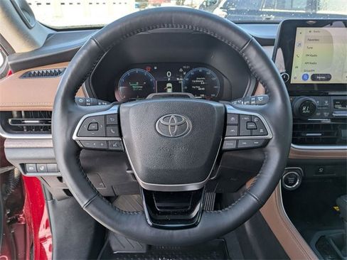 Used 2025 Toyota Grand Highlander Platinum image 18