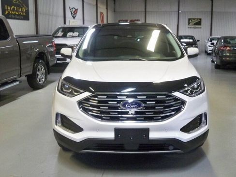 Used 2020 Ford Edge Titanium image 2