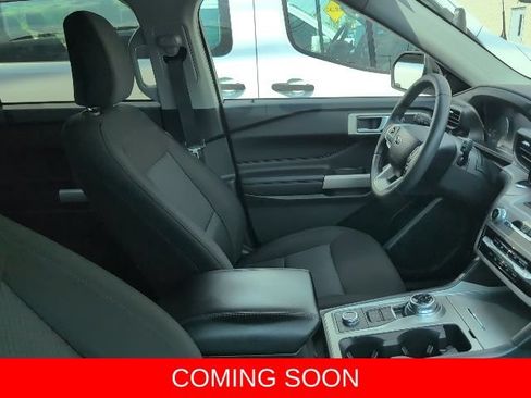 Used 2023 Ford Explorer XLT AWD/4WD image 10