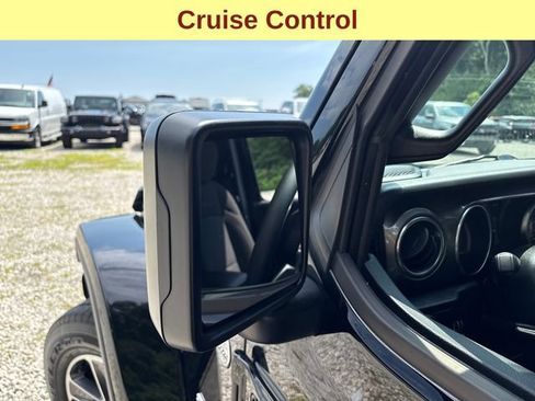 Used 2023 Jeep Wrangler Unlimited Sahara AWD/4WD image 7