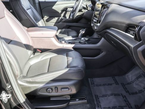 Used 2023 Chevrolet Traverse RS w/ LPO, Floor Liner Package image 36
