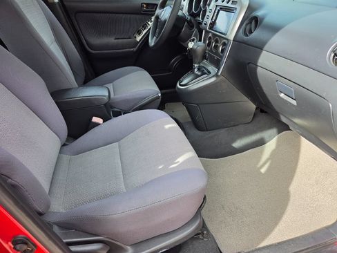 Used 2004 Toyota Matrix FWD image 36