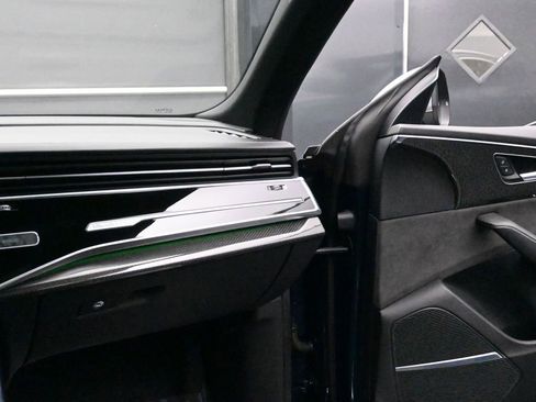 Used 2022 Audi SQ8 Prestige AWD/4WD image 30