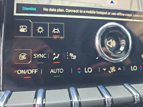 Certified 2025 GMC Acadia Elevation FWD image 21