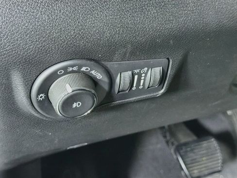 Used 2025 Jeep Compass Trailhawk AWD/4WD image 17