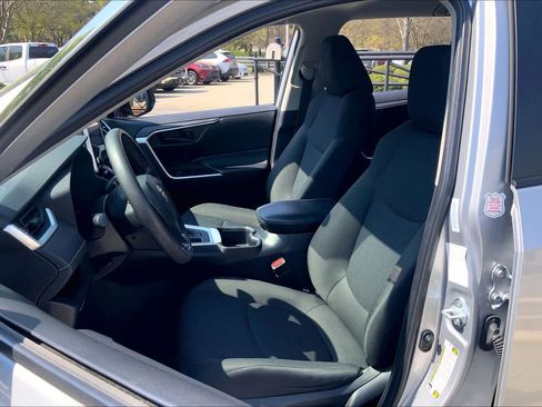 Used 2024 Toyota RAV4 LE image 8