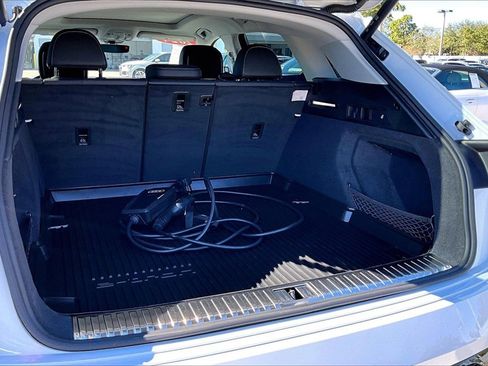 Certified 2024 Audi Q8 e-tron Premium image 15