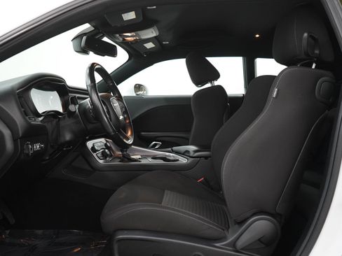 Used 2022 Dodge Challenger GT AWD/4WD image 16
