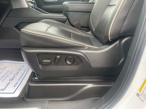 Used 2024 Chevrolet Suburban Premier image 14