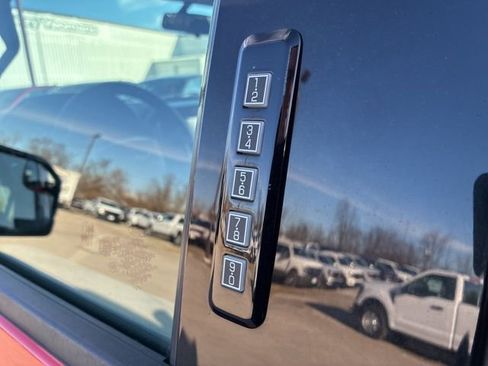 Used 2020 Ford F150 XLT image 8