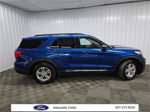 Used 2022 Ford Explorer XLT w/ Equipment Group 202A image 2