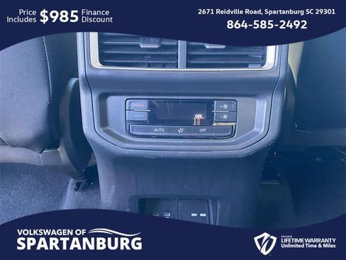 Used 2024 Volkswagen Atlas SE image 12