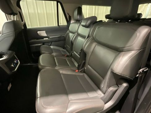 Used 2025 Ford Expedition Max Active AWD/4WD image 11
