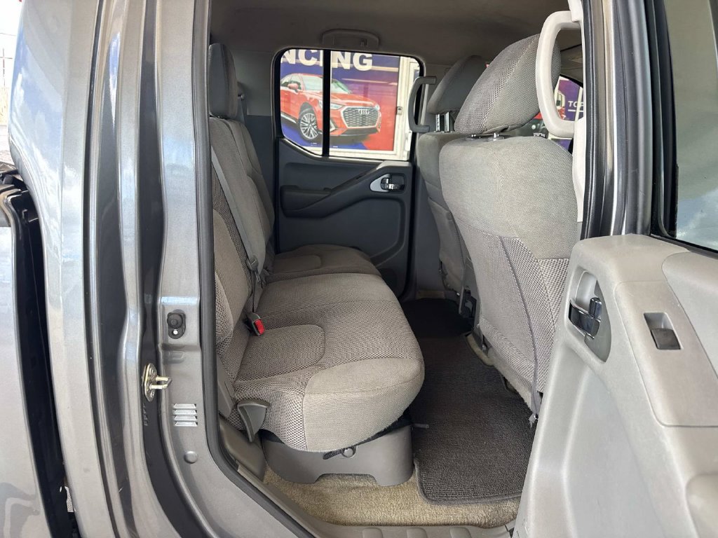 Used 2016 Nissan Frontier SV w/ SV Value Truck Package RWD image 11