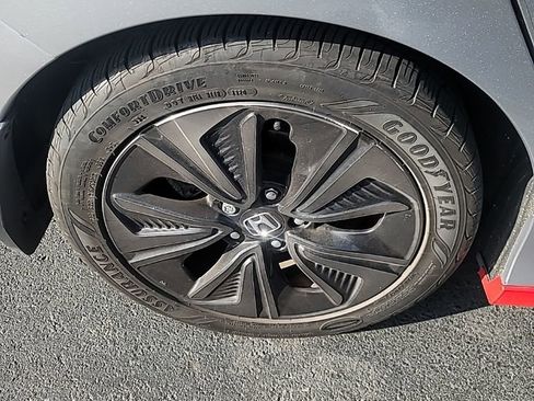 Used 2019 Honda Civic EX image 10