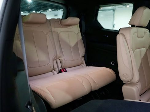 Used 2023 Jeep Grand Cherokee L Limited w/ Black Appearance Package image 30