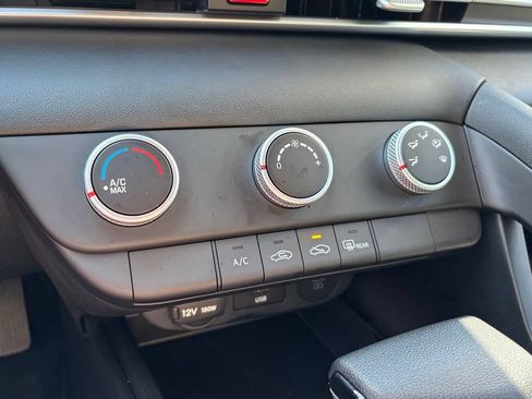 Certified 2026 Hyundai Elantra SE FWD image 29