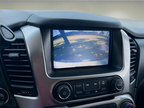 Used 2018 Chevrolet Suburban Premier AWD/4WD image 8
