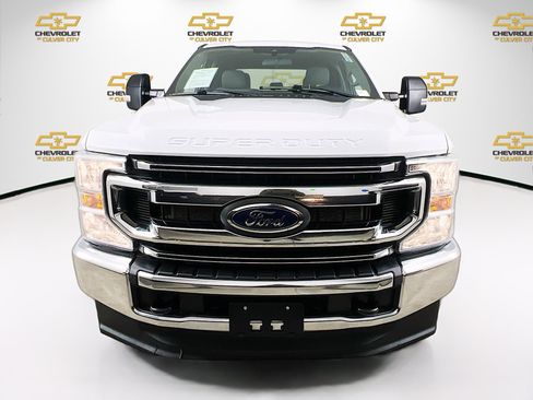 Used 2021 Ford F250 XLT w/ FX4 Off-Road Package image 2