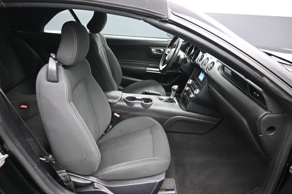 Used 2019 Ford Mustang Convertible RWD image 26
