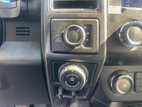 Used 2020 Ford F150 XLT w/ Equipment Group 302A Luxury AWD/4WD image 25