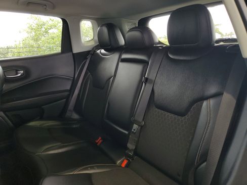 Used 2021 Jeep Compass Latitude AWD/4WD image 10