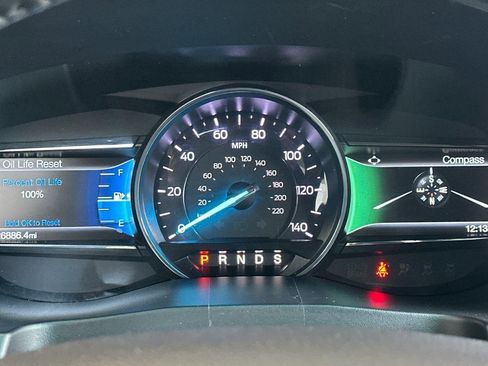 Used 2018 Ford Explorer XLT w/ Equipment Group 201A AWD/4WD image 19