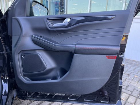 Used 2025 Ford Escape ST-Line image 32