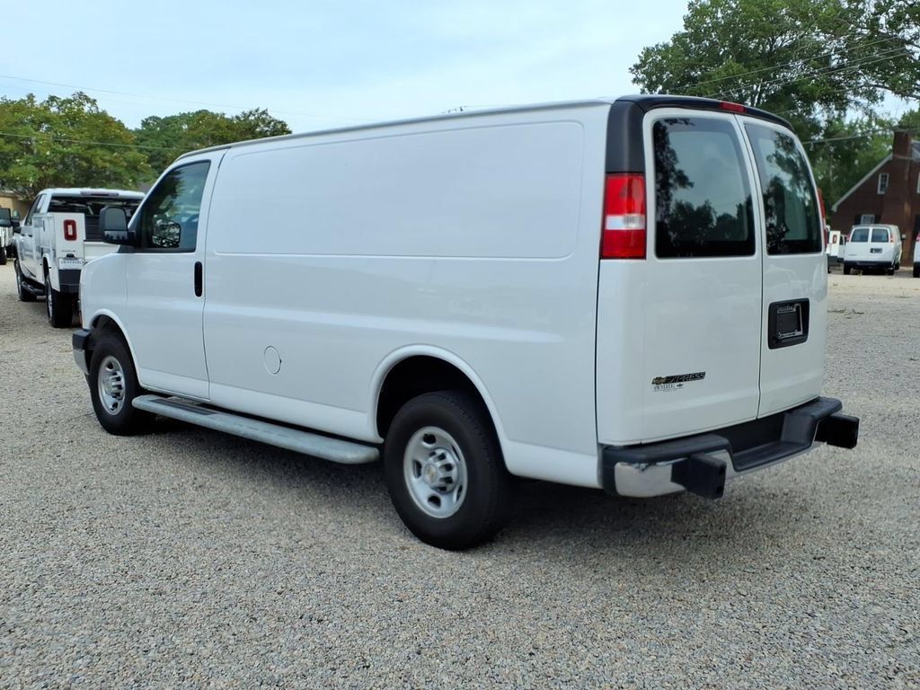Used 2024 Chevrolet Express 2500 w/ Driver Convenience Package RWD image 5