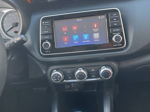 Used 2021 Nissan Kicks S FWD image 28