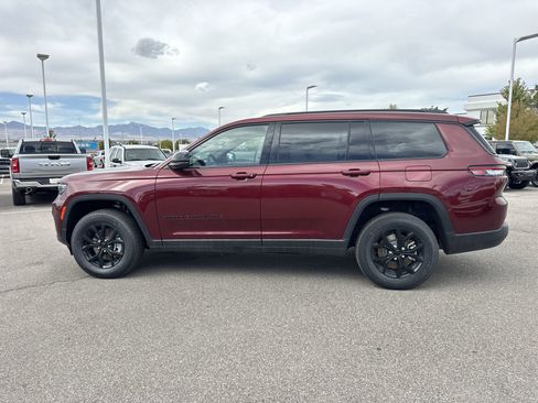 New 2025 Jeep Grand Cherokee L Altitude image 5