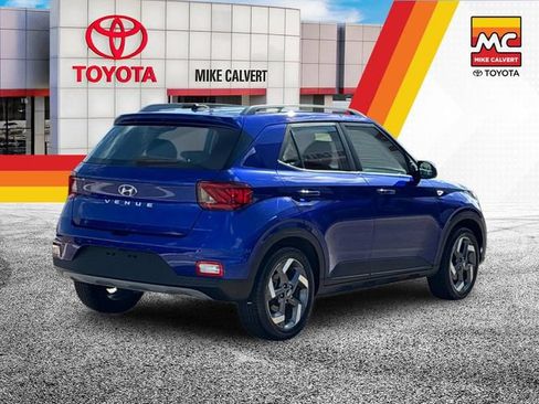 Used 2025 Hyundai Venue SEL FWD image 5