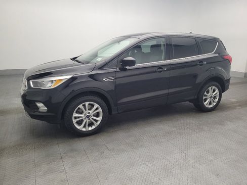 Used 2019 Ford Escape SE image 2
