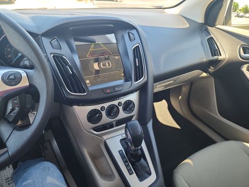 Used 2013 Ford Focus SE FWD image 38