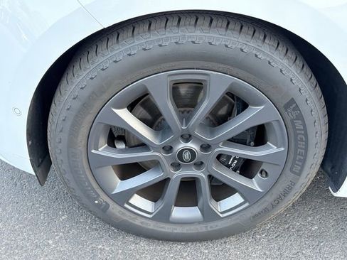 Used 2024 Land Rover Range Rover Sport Dynamic SE image 4