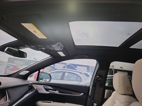 Used 2023 Cadillac XT5 Sportv image 10