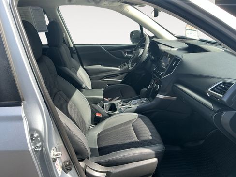 Used 2019 Subaru Forester Premium AWD/4WD image 15