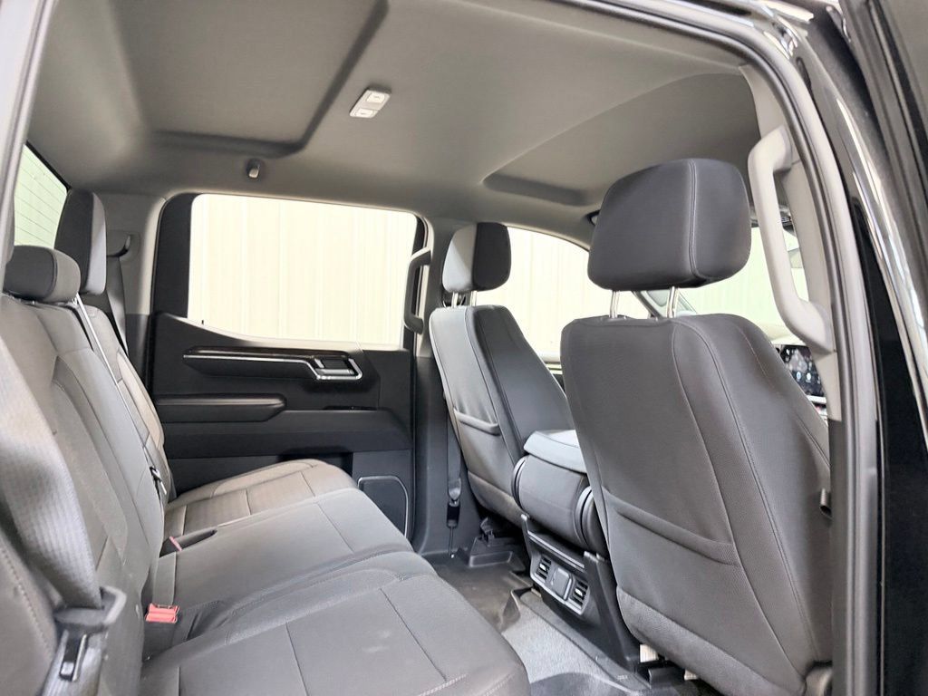 Used 2025 GMC Sierra 1500 SLE AWD/4WD image 31
