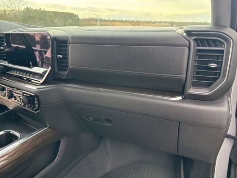 Used 2024 Chevrolet Silverado 1500 LT Trail Boss w/ Convenience Package II AWD/4WD image 23
