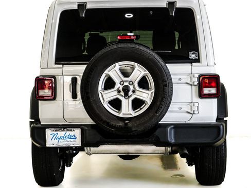 Used 2023 Jeep Wrangler Unlimited Sport w/ Sun And Sound Package AWD/4WD image 8