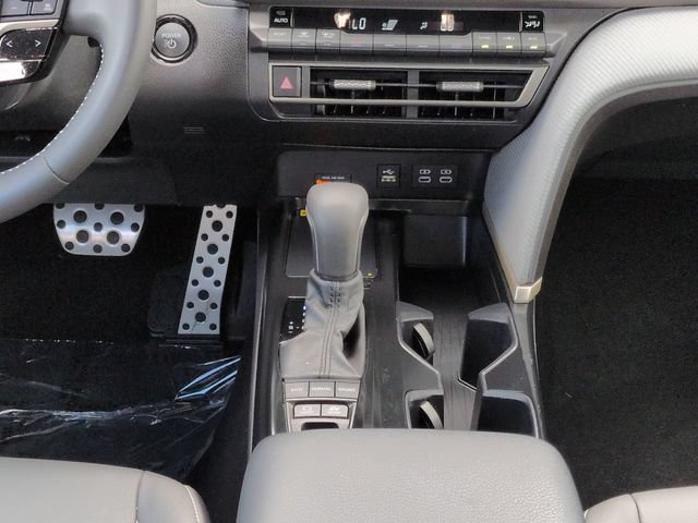 Certified 2025 Toyota Camry SE FWD image 18